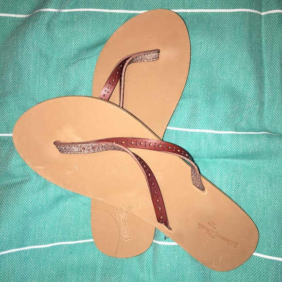 Universal Thread Shoes - Tan flip-flops
